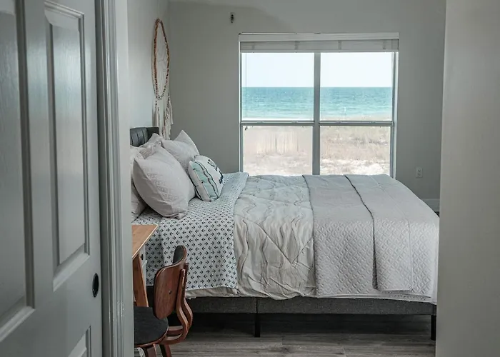 Perdido Key Beachfront 4br Sleeps 10 Steps To The Sweeping Gulf View *
